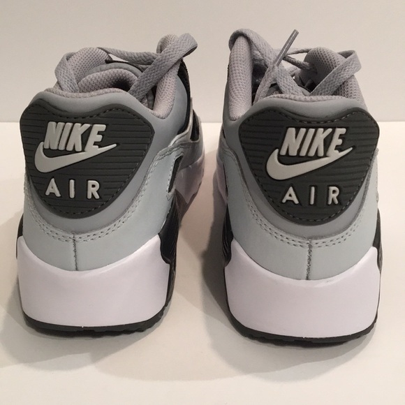 Boys Nike Air Max 90 GS Size 6 Wolf Grey/White - Picture 6 of 6